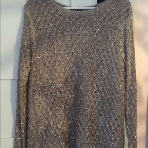 Gold knitted sweater with open back underlay